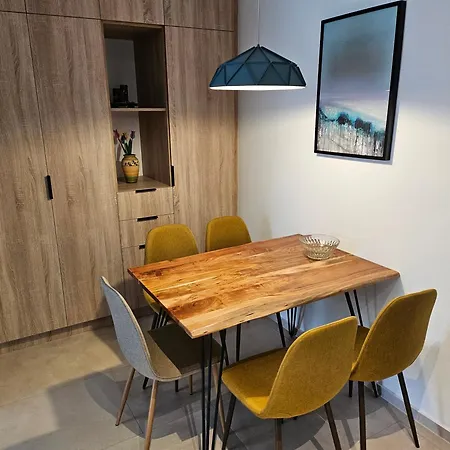 Studio Apartmen *